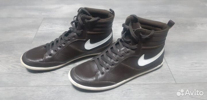 Кроссовки Nike