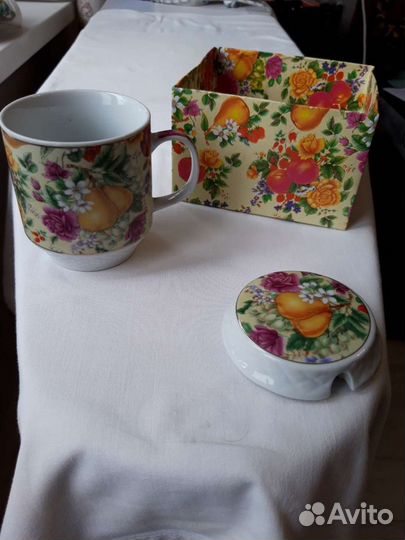 Керамическая кружка с крышкой