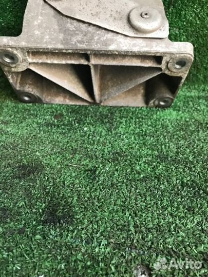 Лапа двигателя Bmw 5-Series E60 M54B30 2003