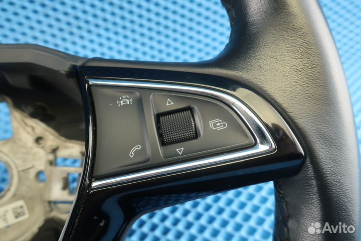 Рулевое колесо с кнопками Skoda Superb 3