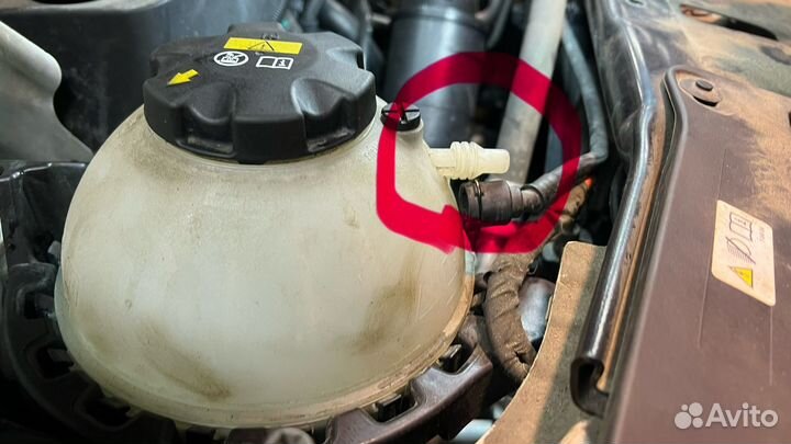 Продаю бачок ож бмв Ф10 N20