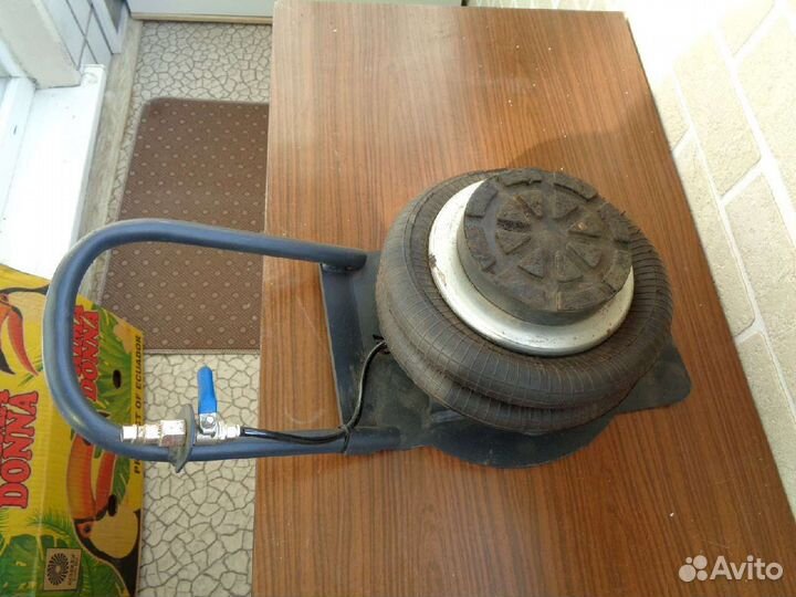 Домкрат пневматичечкий