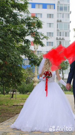 Свадебное платье