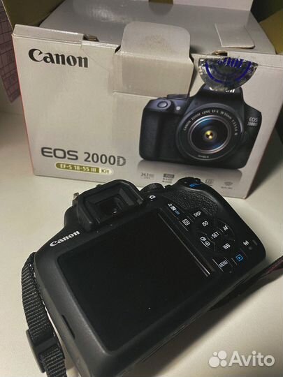 Зеркальный фотоаппарат canon eos 2000d