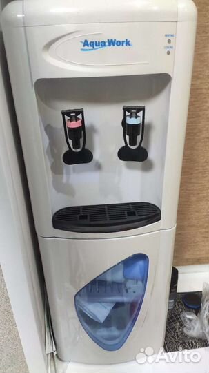 Кулер для воды напольный