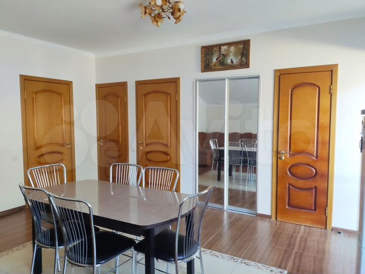 2-к. квартира, 90 м², 3/3 эт.