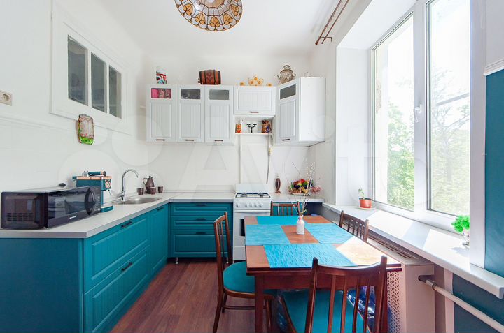 2-к. квартира, 54 м², 3/3 эт.