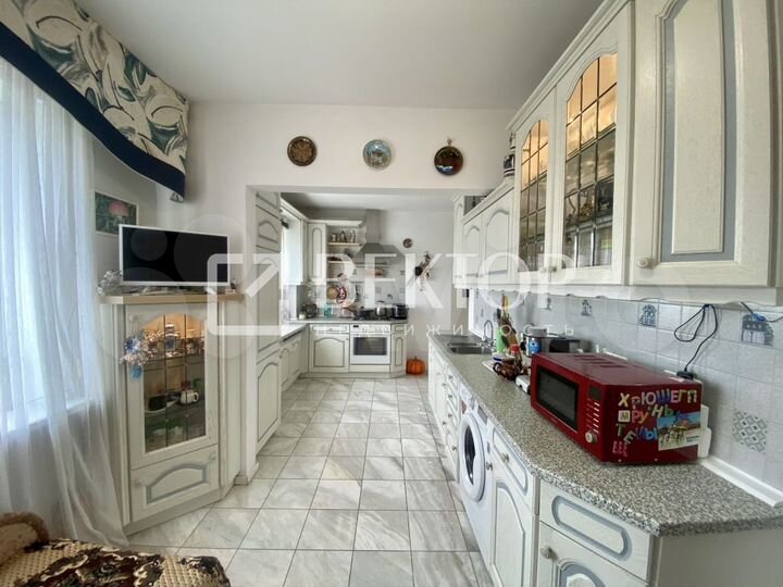 3-к. квартира, 105 м², 10/10 эт.