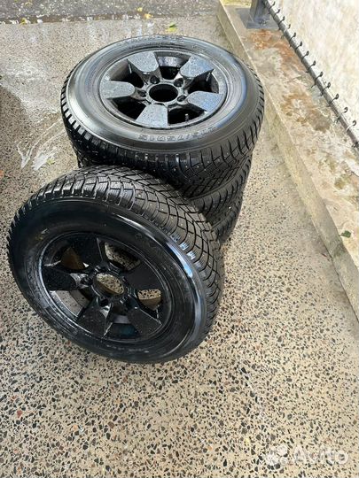 Литые диски р 15 5 139,7 нива с зимней резиной