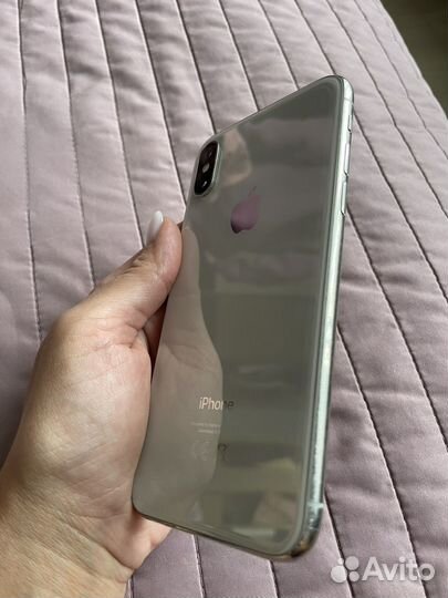 Телефон iPhone 10