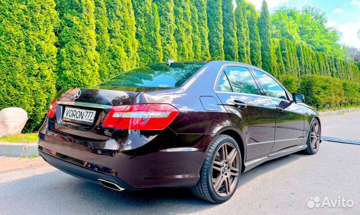 Аренда Mercedes-Benz E-Класс W212/S212/C207/A207 (2009—2013) от одной минуты в Москве