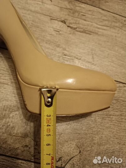 Туфли женские 38 размер бежевые aldo