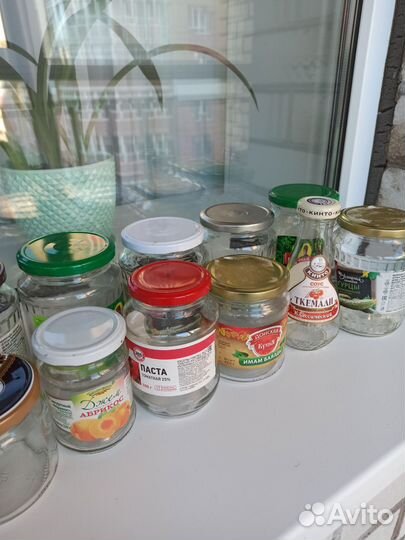 Банки стеклянные с крышками и без