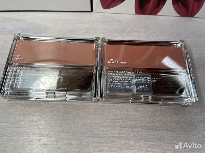 Clinique Компактные румяна Blushing Blush