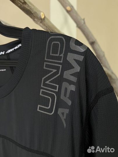 Спортивная футболка Under armour