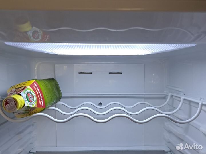 Полка для бутылок в холодильник