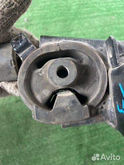 Подушка двигателя левая Toyota Corolla NZE124