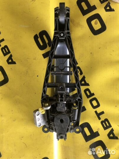 Передняя левая ручка Opel Corsa D