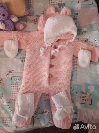 Костюм,шапка, варежки, пинетки