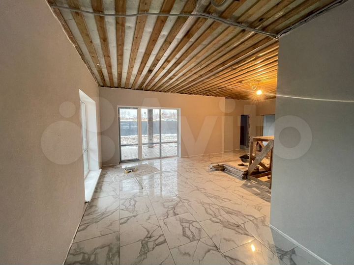 Дом 180 м² на участке 7,3 сот.