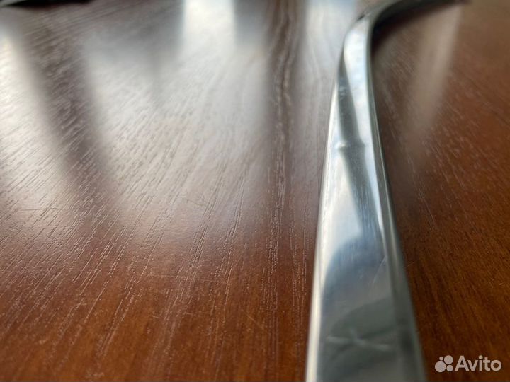 Молдинг двери передний левый Toyota Camry V70