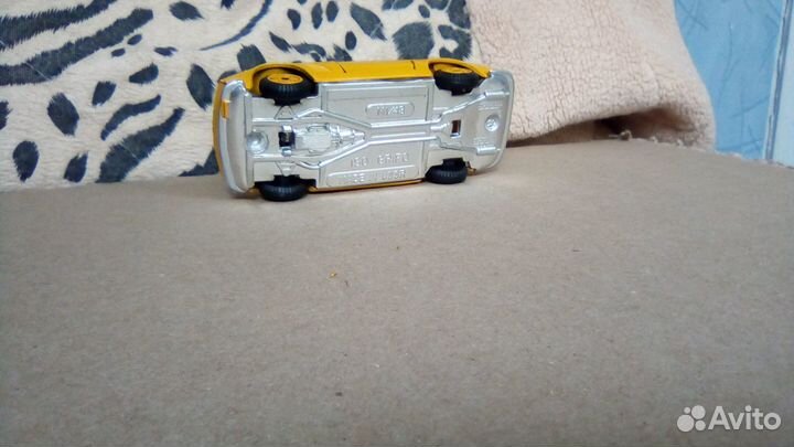 Iso Grifo 1:43