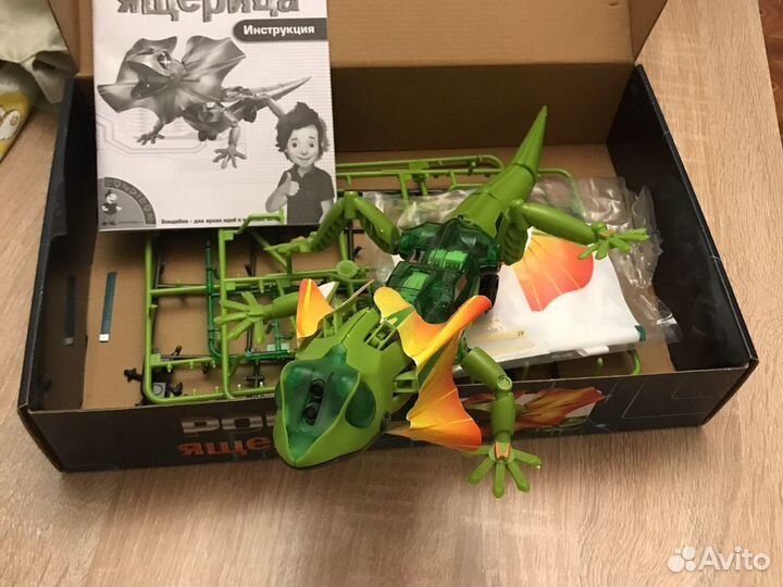 Робот ящерица интерактивный