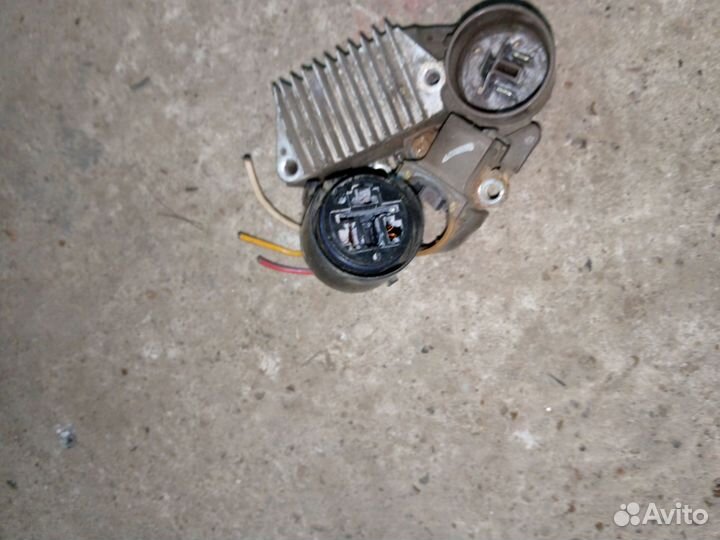 Фишка штекер генератора Toyota,круглый