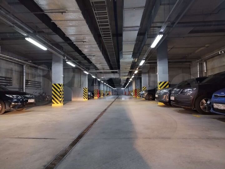 Машиноместо, 14 м²