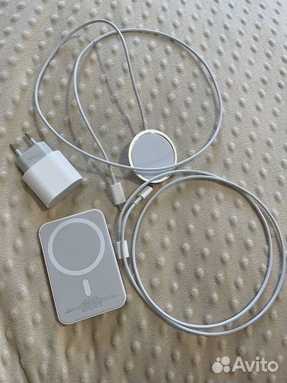 Зарядка на iPhone, powerbank, беспроводная зарядка