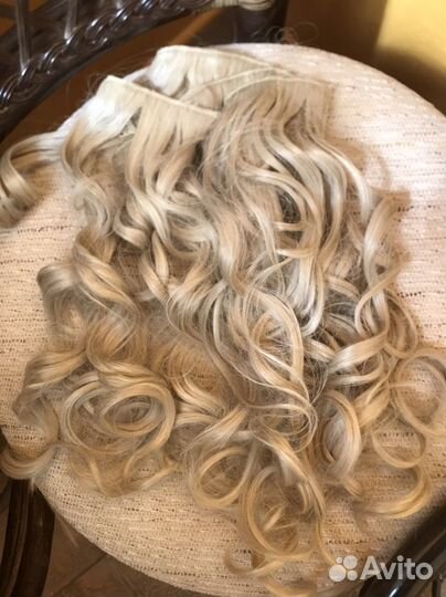 Волосы на заколках пепельный блонд