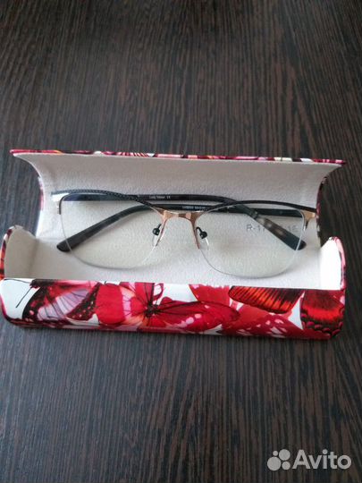 Продам очки женские