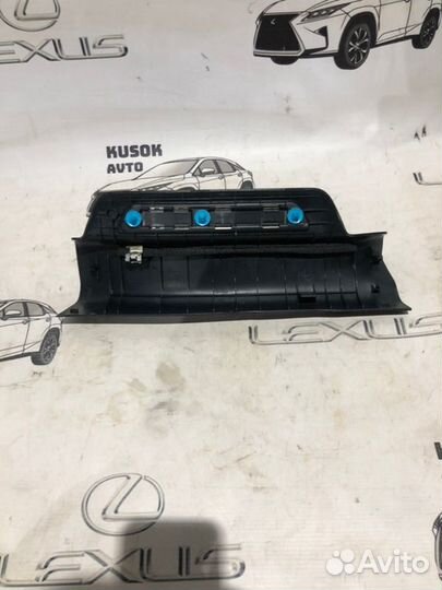Накладка на порог салона задняя правая Lexus Rx