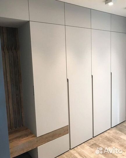 Шкаф распашной