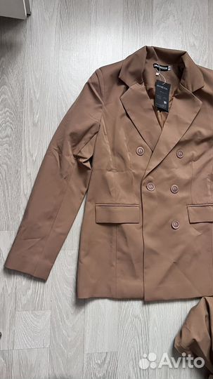 Костюм брючный женский новый 48 р-р