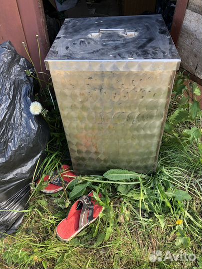 Емкость для воды из нержавейки с крышкой