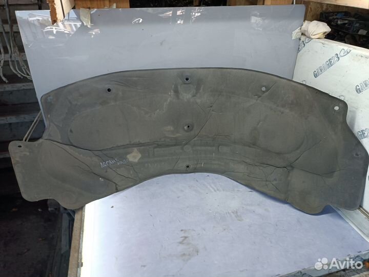 Шумоизоляция капота Renault Logan 2