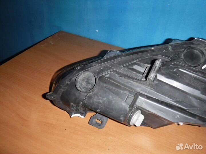 Фара левая Ford Fiesta