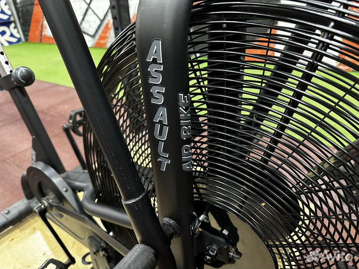 Assault bike велотренажер