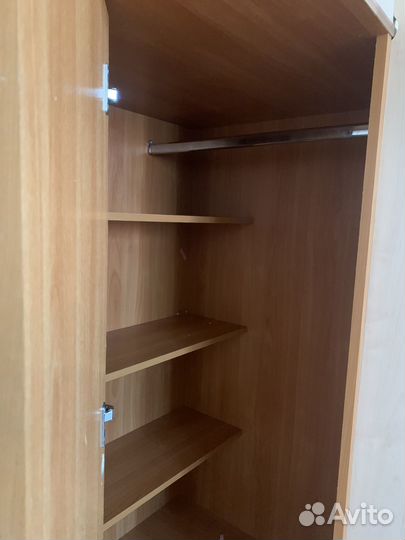 Детская кровать со столом и шкафом