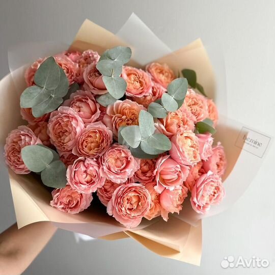 Пионовидные розы Джульетта с эвкалиптом