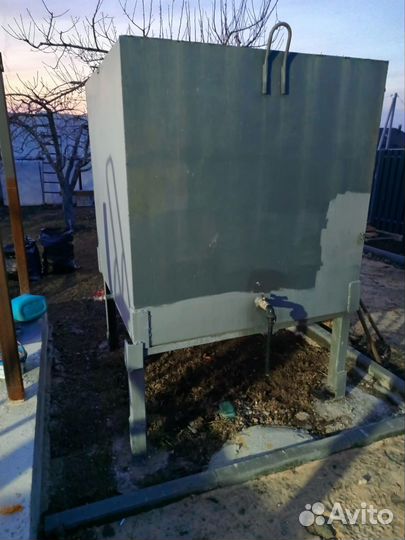 Емкость бак 2,9 m3