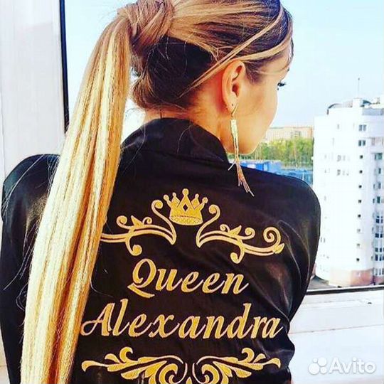 Махровый халат с вышивкой