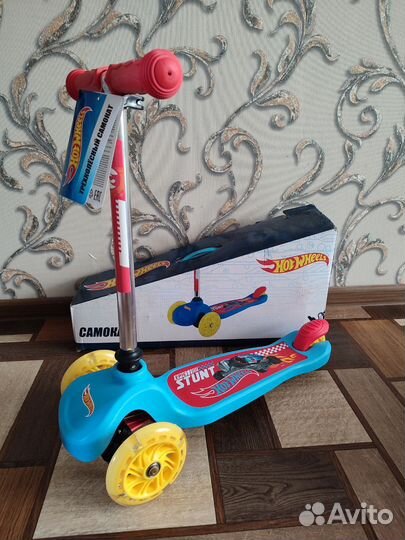 Самокат детский трехколесный новый