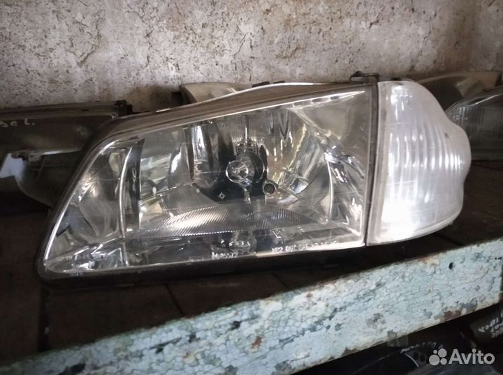 Фары Мазда 323 BJ 99 г