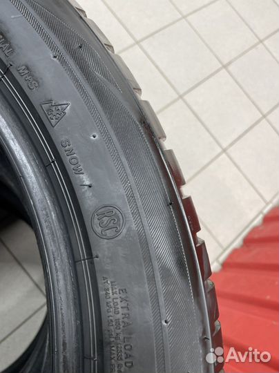 Bridgestone Blizzak LM-001 285/45 R21
