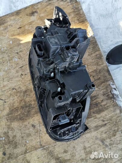 Фара передняя левая Volvo XC90