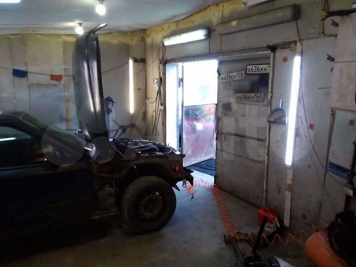 Гараж, > 30 м²