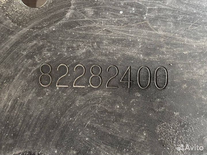 Кронштейн спойлера Volvo FH4 82282400