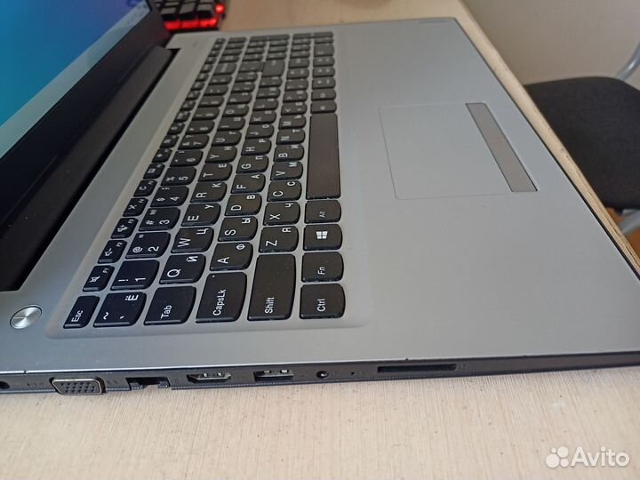 Игровой Lenovo i3 6100u/8gb ddr4/gt 920mx 2gb/SSD